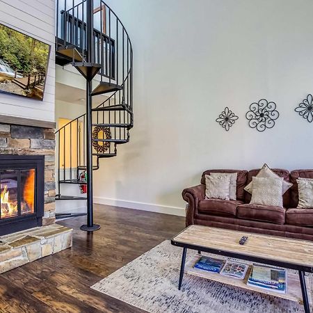 Gatlinburg Mountain Townhome With Pool Access! エクステリア 写真