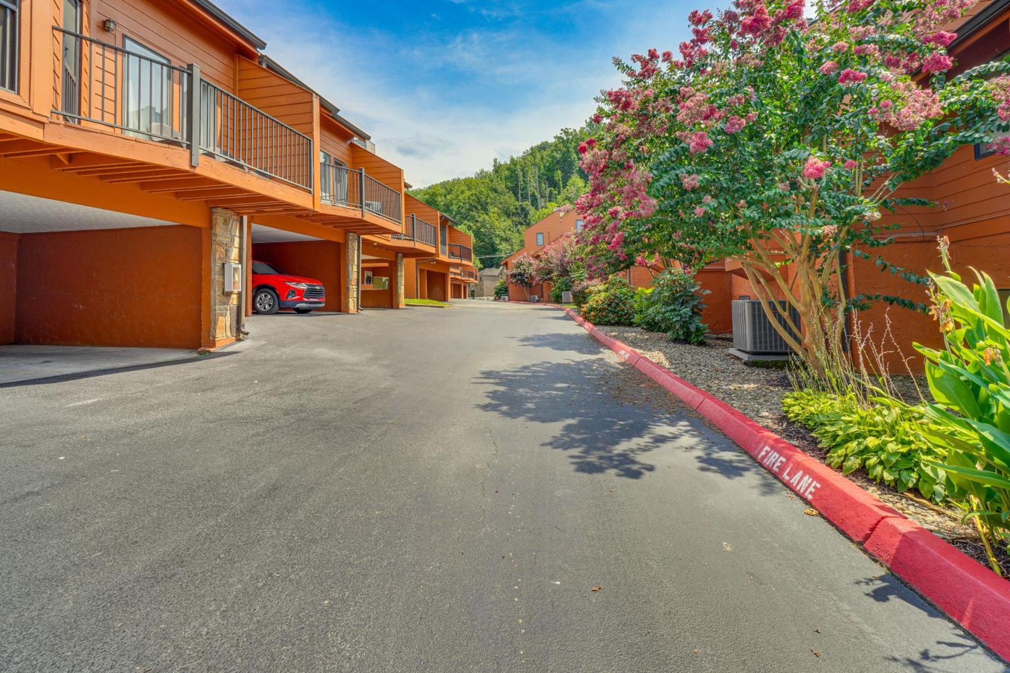 Gatlinburg Mountain Townhome With Pool Access! エクステリア 写真