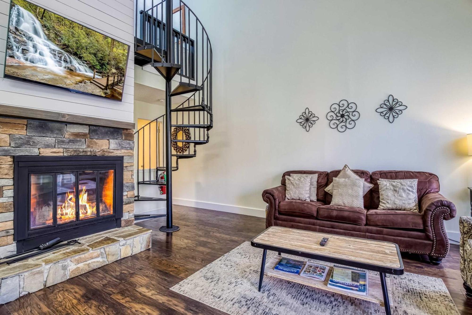 Gatlinburg Mountain Townhome With Pool Access! エクステリア 写真