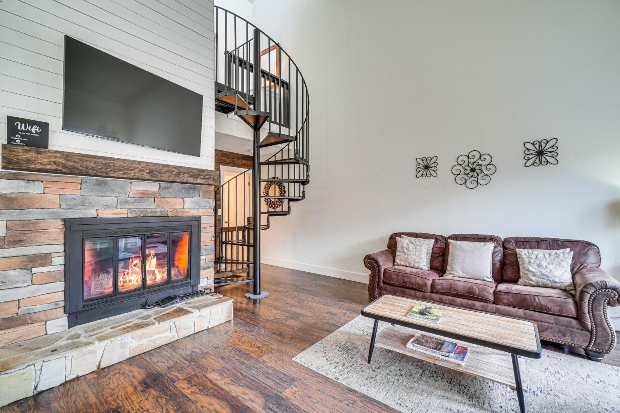 Gatlinburg Mountain Townhome With Pool Access! エクステリア 写真