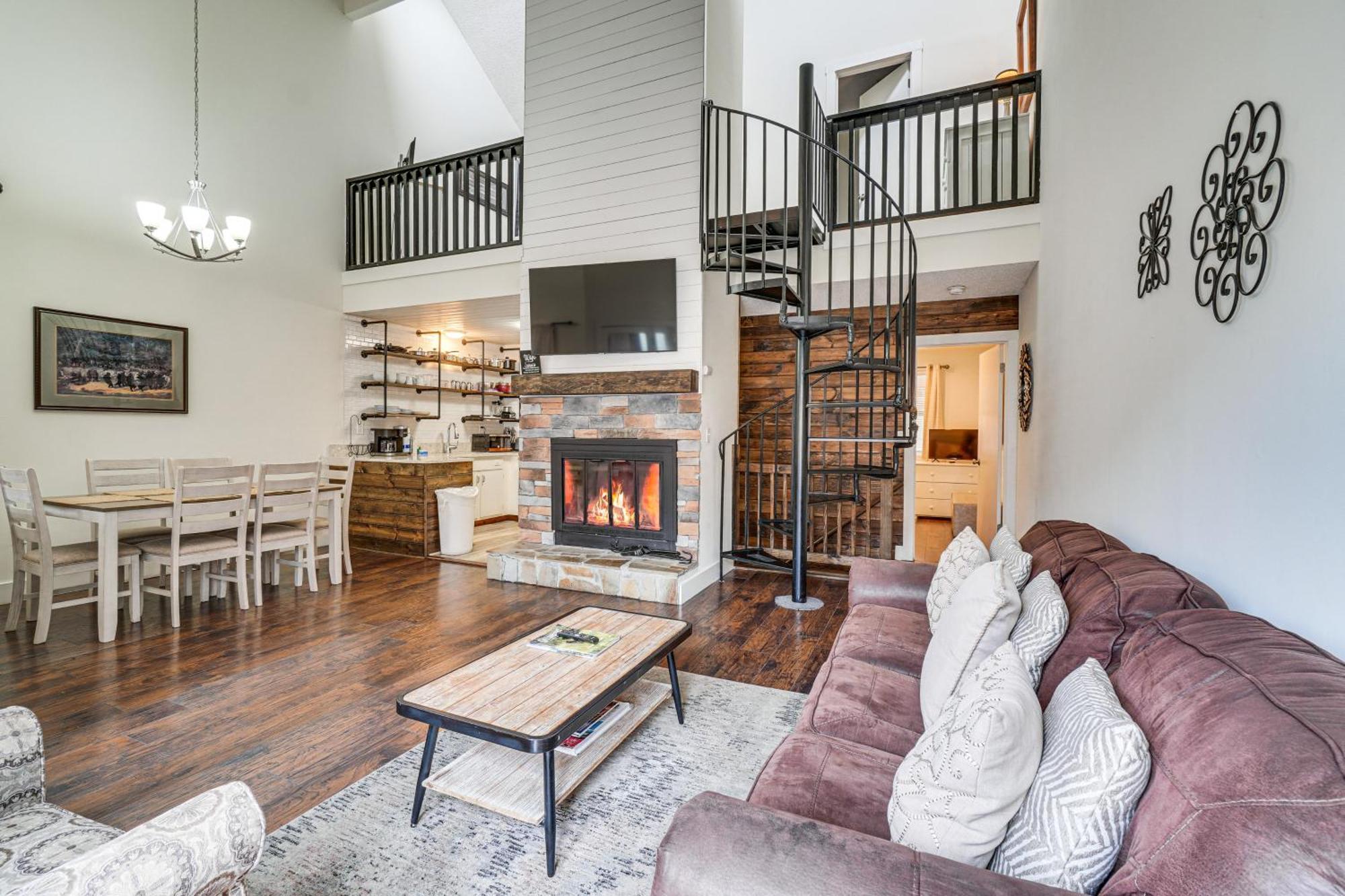 Gatlinburg Mountain Townhome With Pool Access! エクステリア 写真