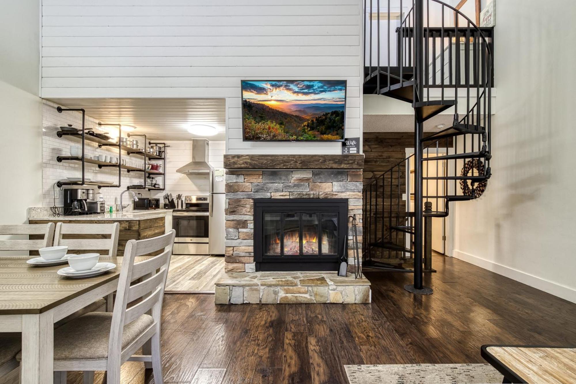 Gatlinburg Mountain Townhome With Pool Access! エクステリア 写真